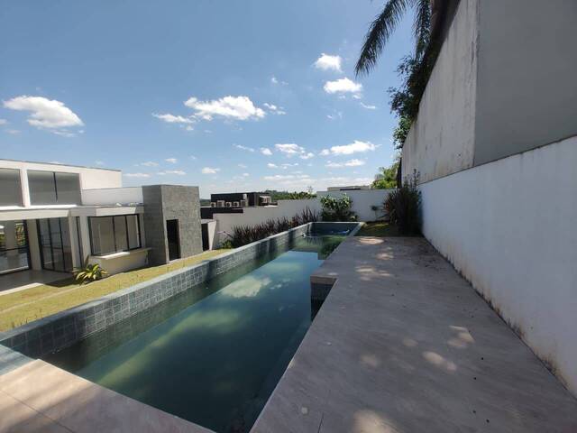 #61 - Casa para Venda em Santana de Parnaíba - SP